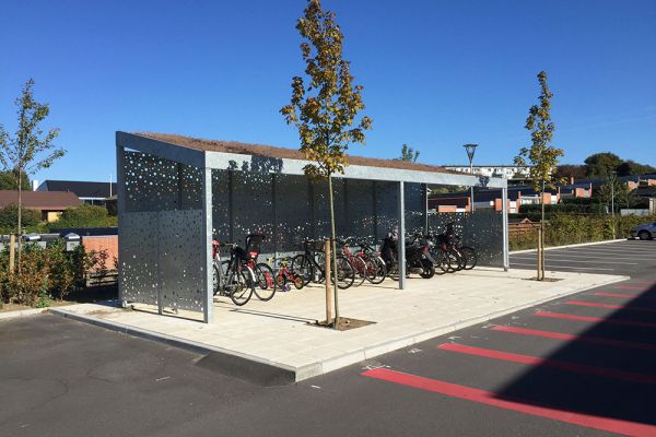 Optimer cykelbeskyttelsen med Cartops skr&aelig;ddersyede cykeloverd&aelig;kninger, der holder din cykel t&oslash;r under regnfulde dage